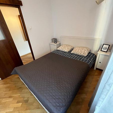 Downtown Apartment B كراكوفيا المظهر الخارجي الصورة